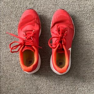 red boys nike tennis shoes